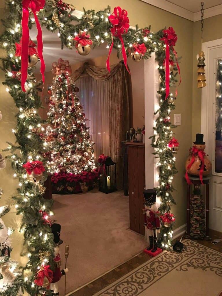How to Decorate Home For Christmas in Wichita Kansas
