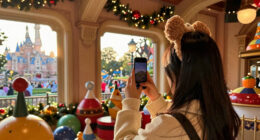 PhotoPass Teases Holiday Photo Ops at Walt Disney World